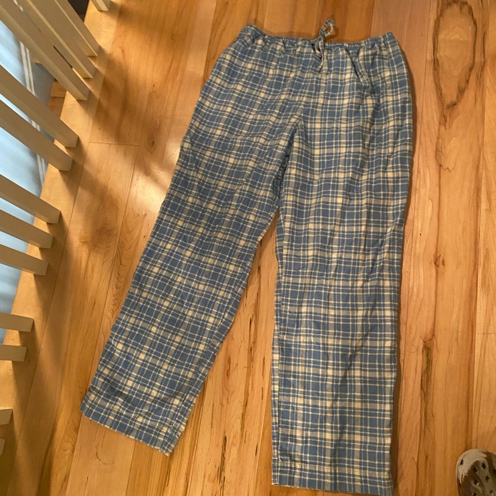 L.L. Bean Womens med.  Blue and White Plaid PJ pants